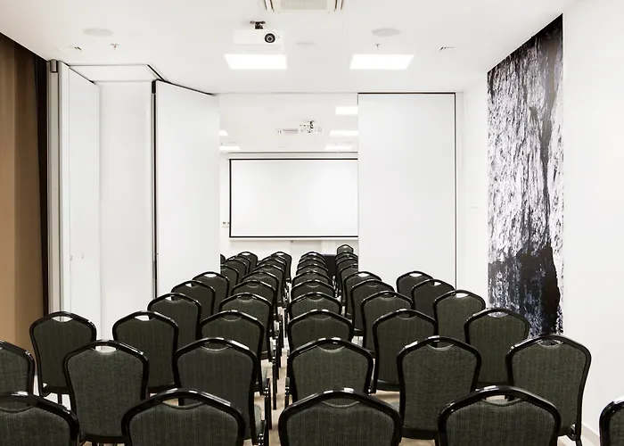 Marvie & Health מלון