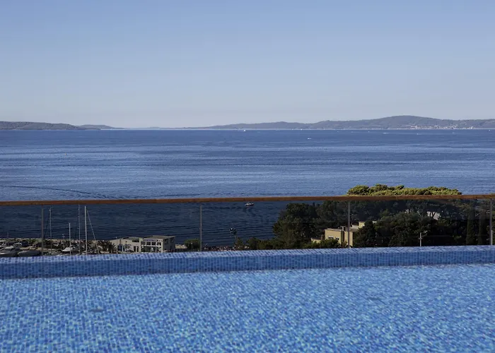 Hotel Marvie & Health